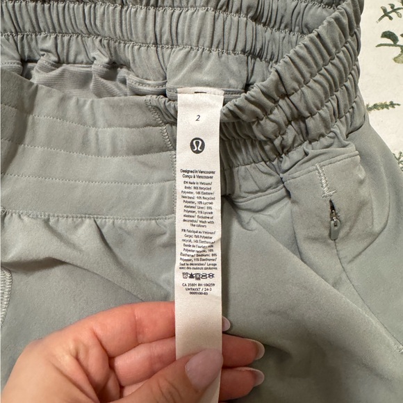 lululemon hotty hot high rise lined shorts 4” jade grey - Picture 3 of 4